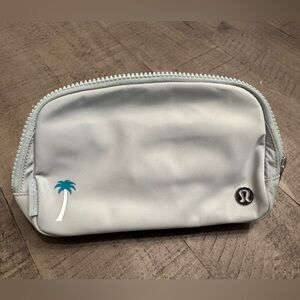 RARE Lululemon mint green PALM TREE 1L Belt Bag. NWT.